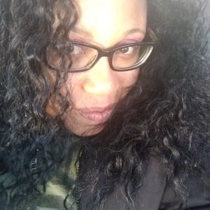 Meet your Posher, Destinee